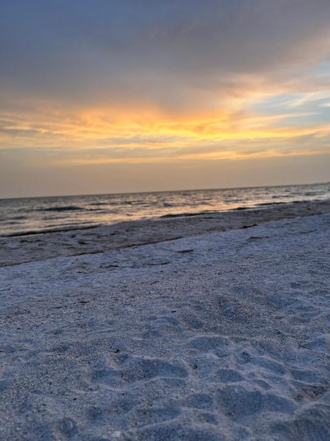 Always Summer On A White Sandy Beach Aparthotel Fort Myers Beach Ngoại thất bức ảnh